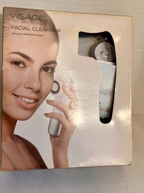 Brand New NWOT Visage Pro Style Motorized Facial Cleanser Brush w/Attachments